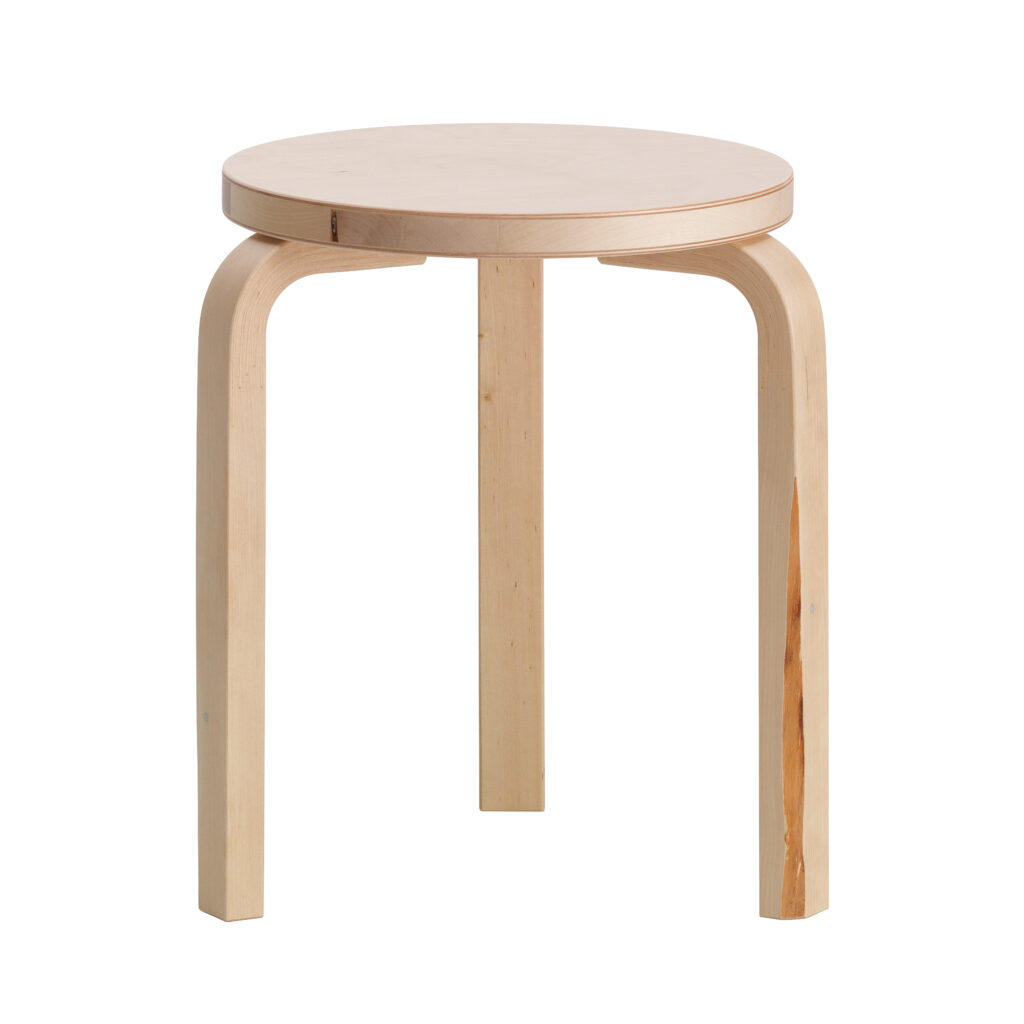 Artek 「スツール 60 ヴィッリ」 木材の価値はニュースタンダードへ - KIDZUKI